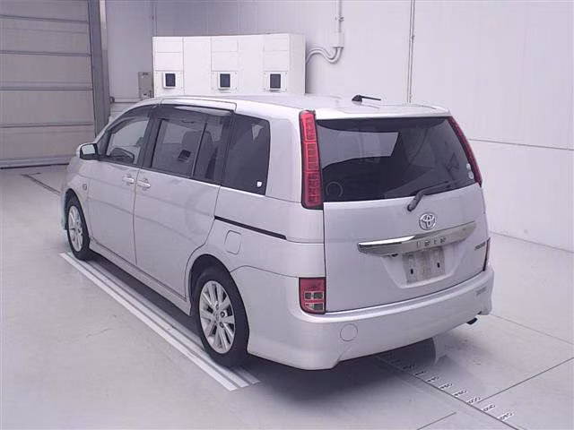 TOYOTA ISIS