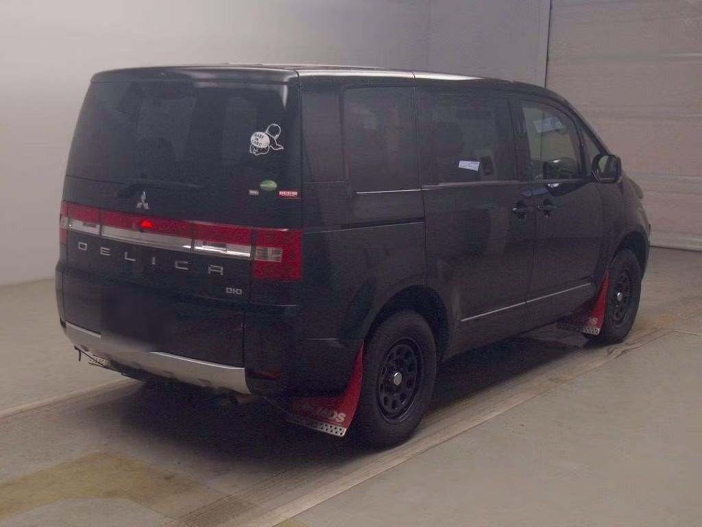 MITSUBISHI DELICA D:5