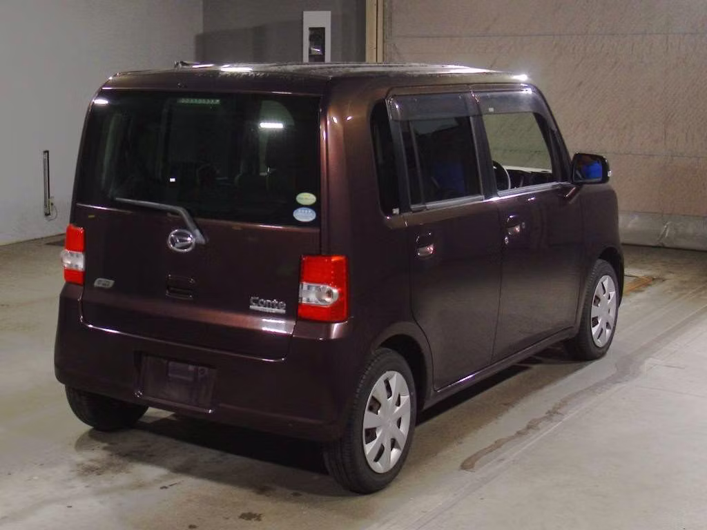 DAIHATSU MOVE CONTE