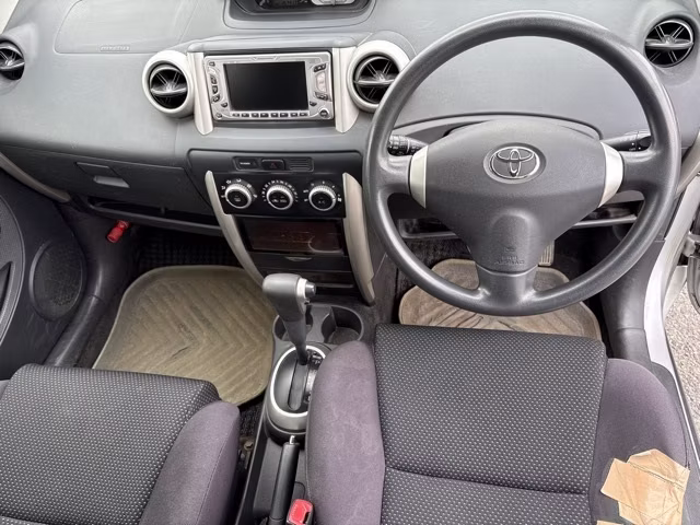 TOYOTA IST