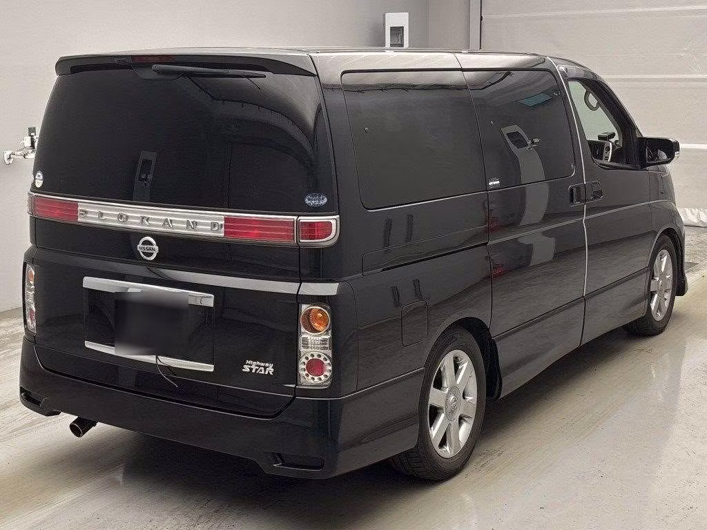 NISSAN ELGRAND