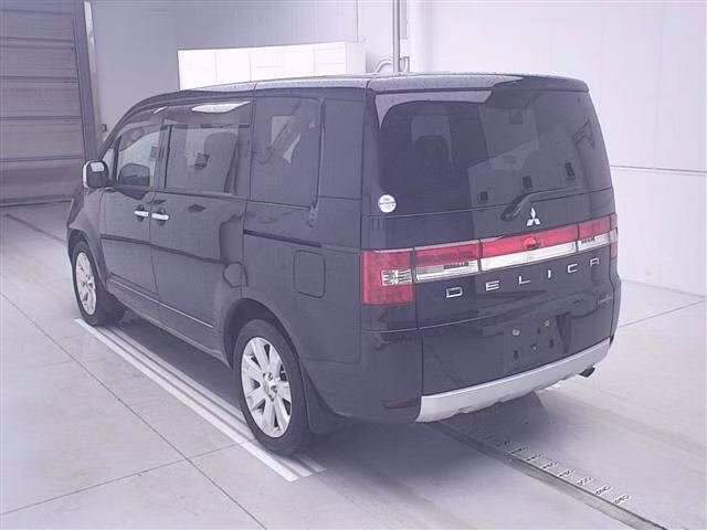 MITSUBISHI DELICA D:5