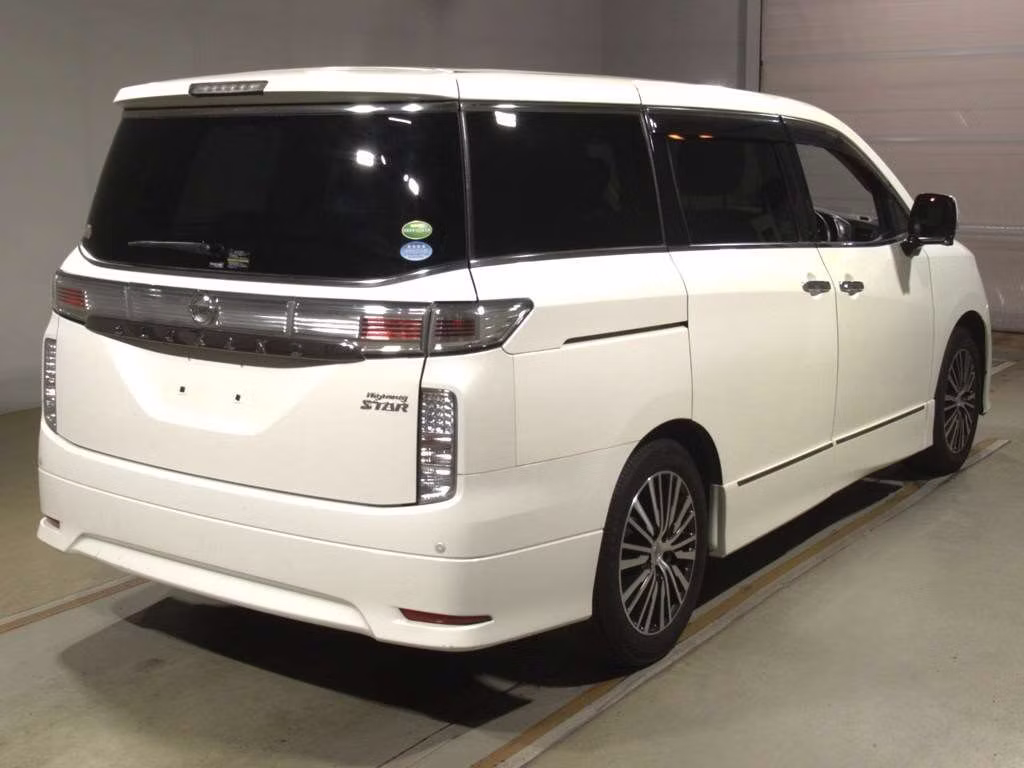 NISSAN ELGRAND