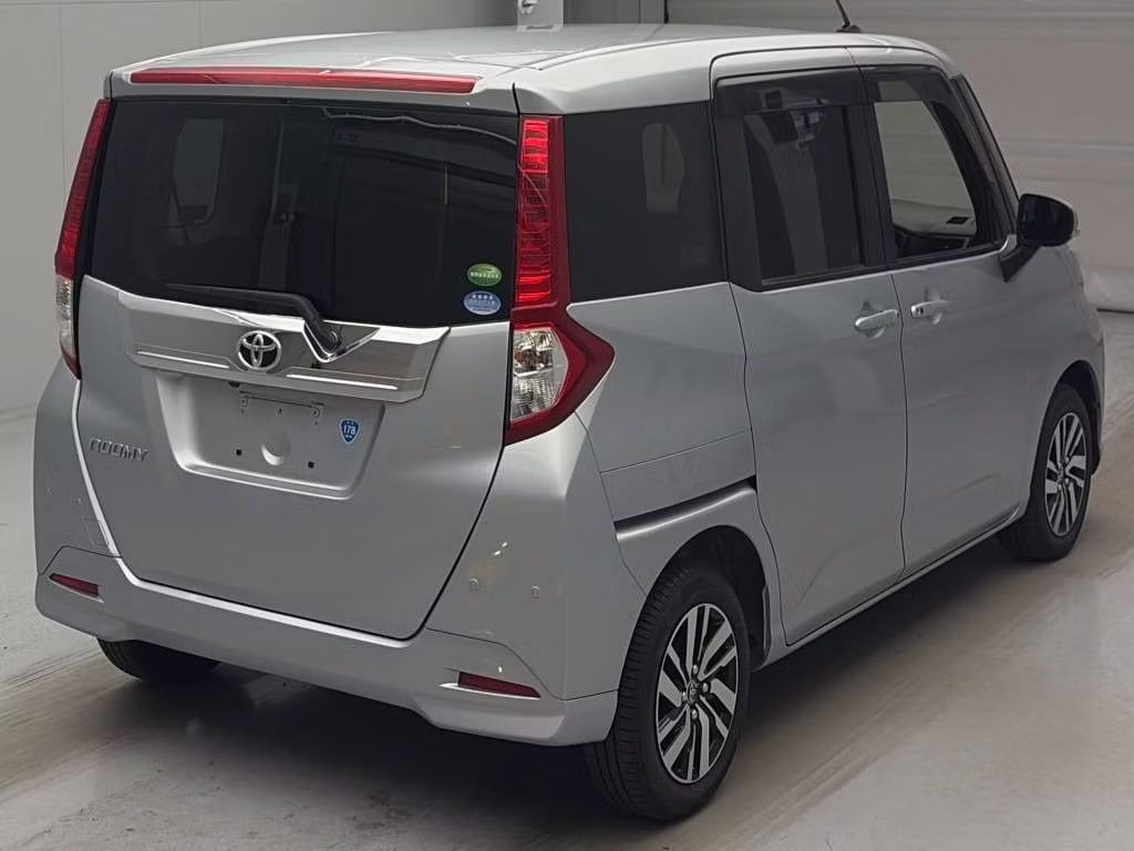 TOYOTA ROOMY