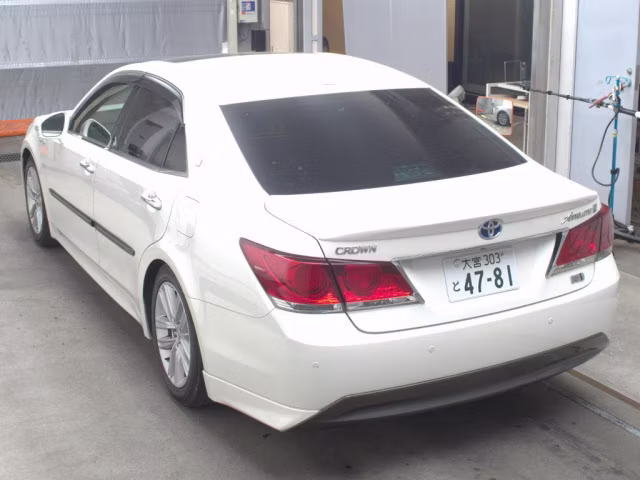 TOYOTA CROWN