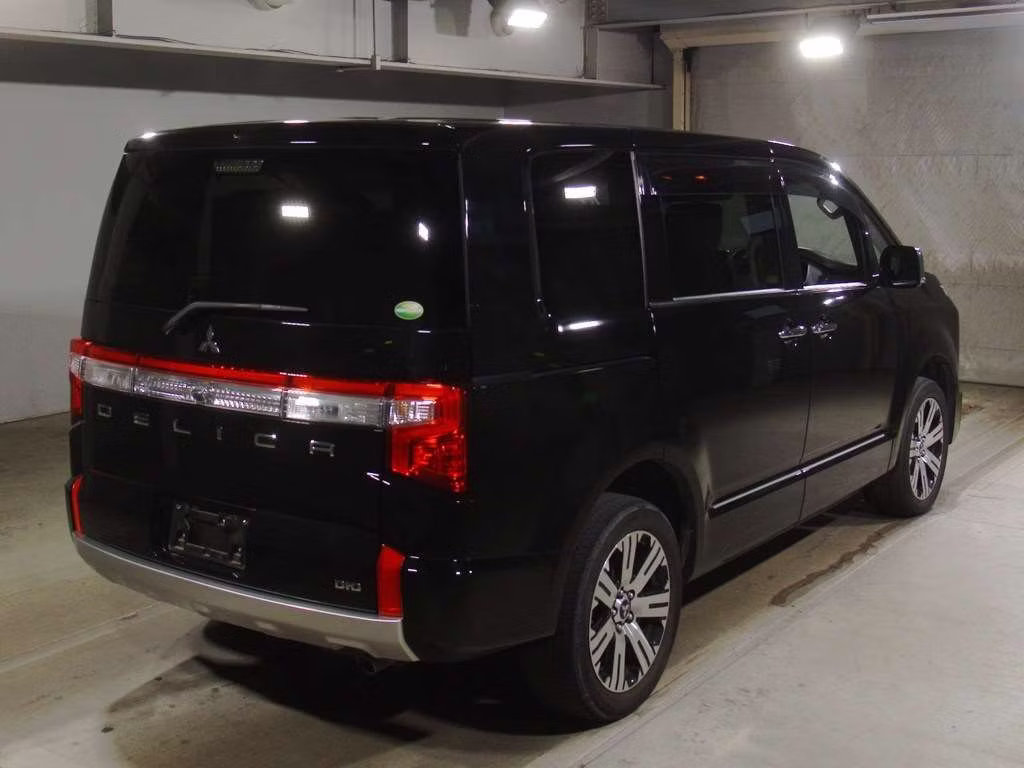 MITSUBISHI DELICA D:5