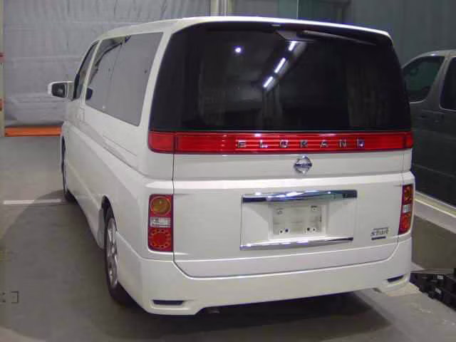 NISSAN ELGRAND