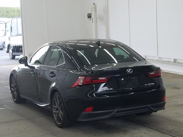 LEXUS IS300H