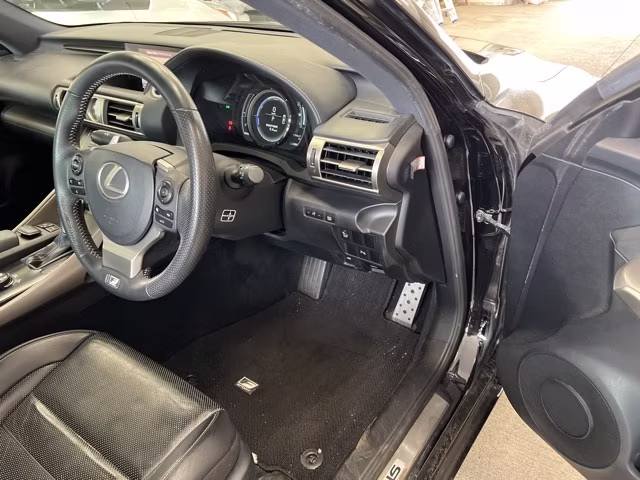 LEXUS IS300H