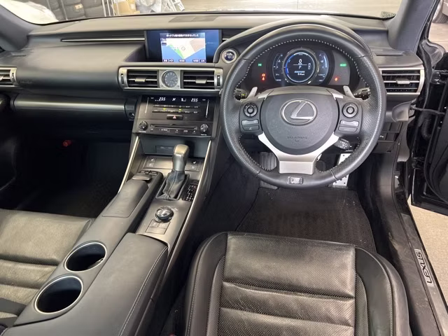 LEXUS IS300H