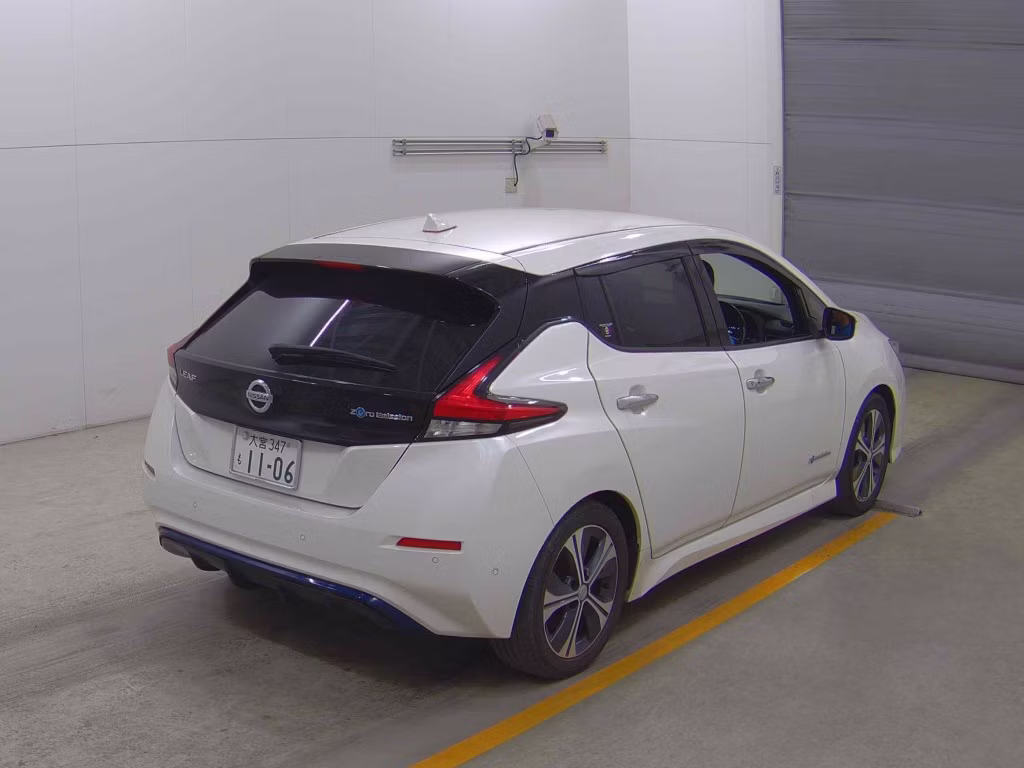 NISSAN LEAF