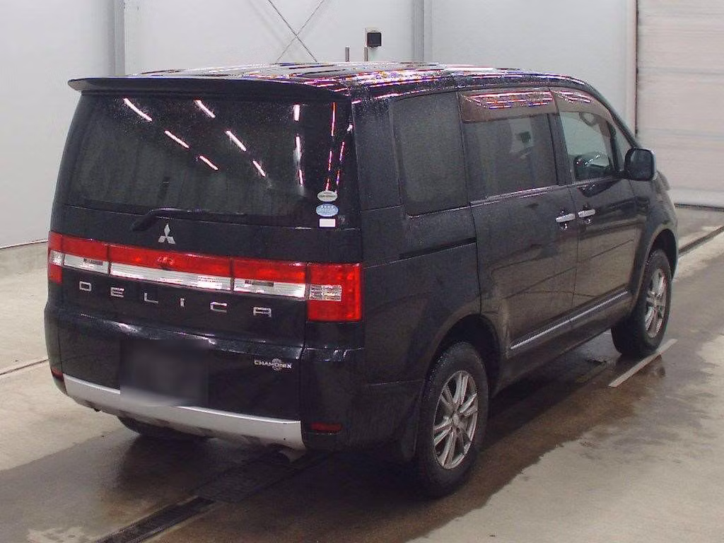 MITSUBISHI DELICA D:5