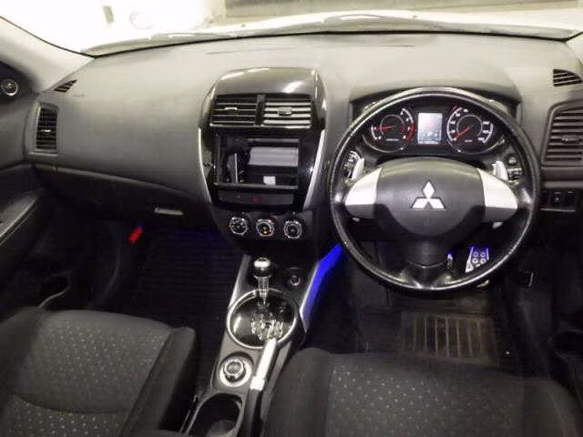 MITSUBISHI RVR