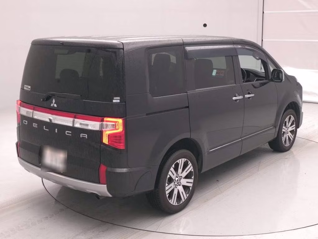 MITSUBISHI DELICA D:5