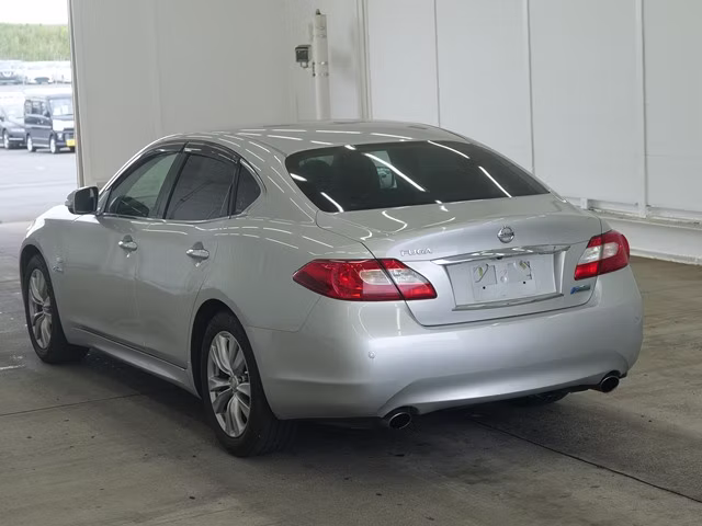NISSAN FUGA