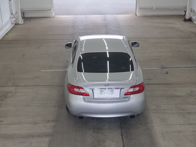 NISSAN FUGA