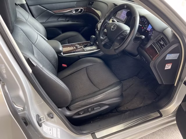 NISSAN FUGA