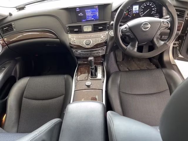 NISSAN FUGA