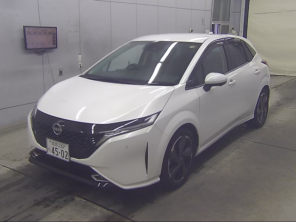 NISSAN AURA