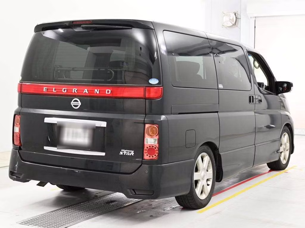 NISSAN ELGRAND