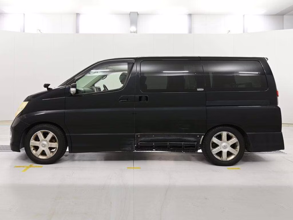NISSAN ELGRAND