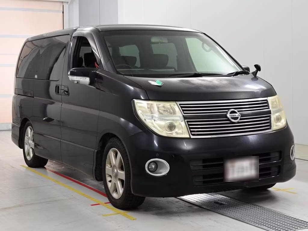 NISSAN ELGRAND