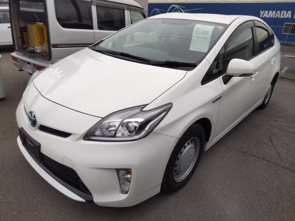 TOYOTA PRIUS