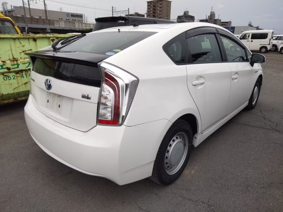TOYOTA PRIUS