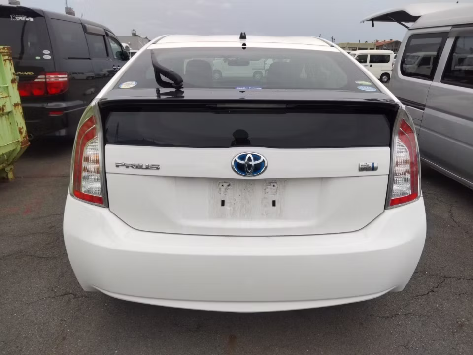 TOYOTA PRIUS