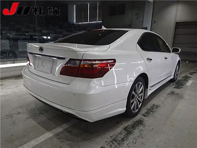 LEXUS LS600H