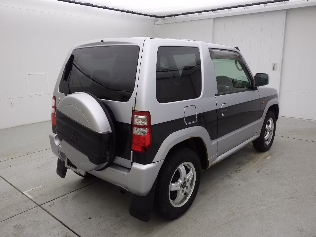 MITSUBISHI PAJERO MINI