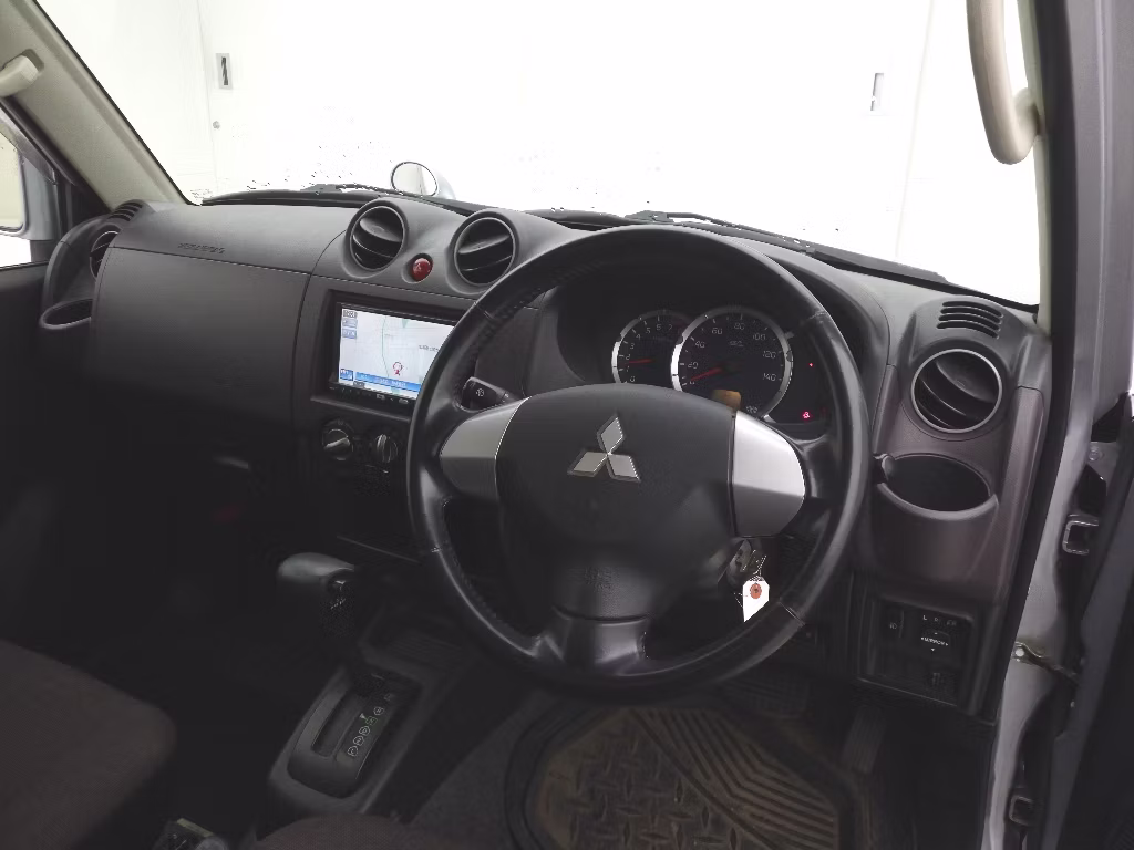 MITSUBISHI PAJERO MINI