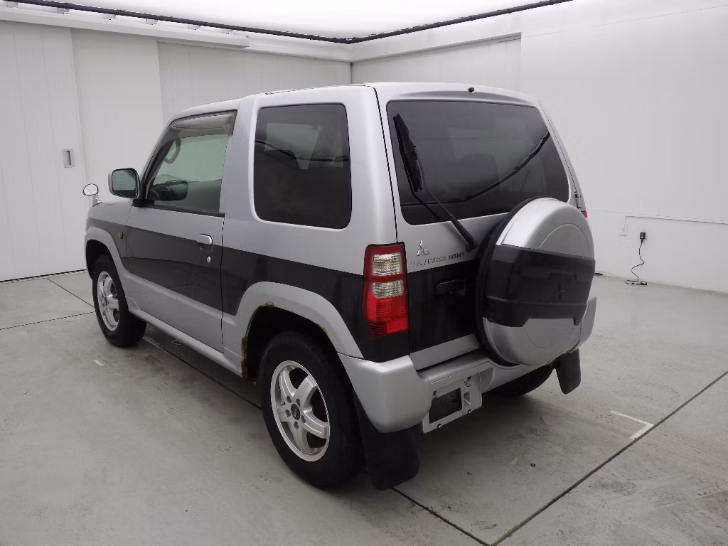 MITSUBISHI PAJERO MINI