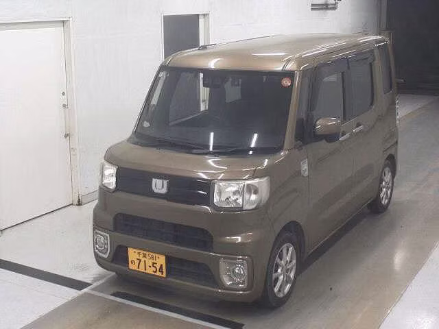 DAIHATSU WAKE