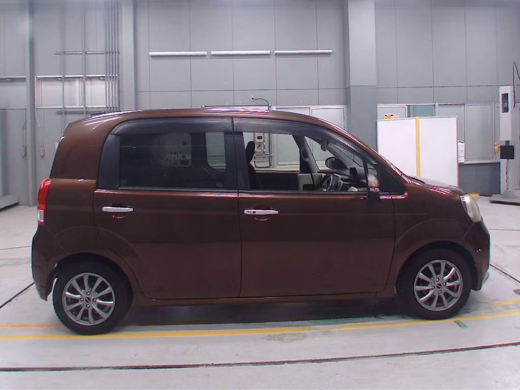 TOYOTA PORTE