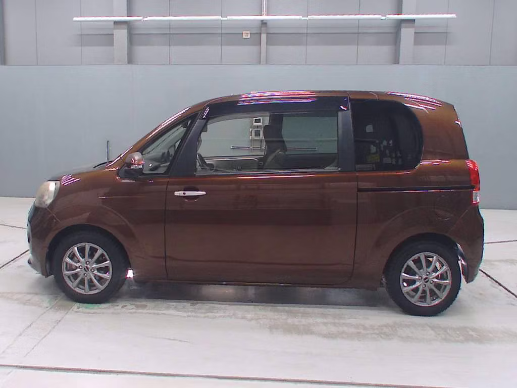 TOYOTA PORTE