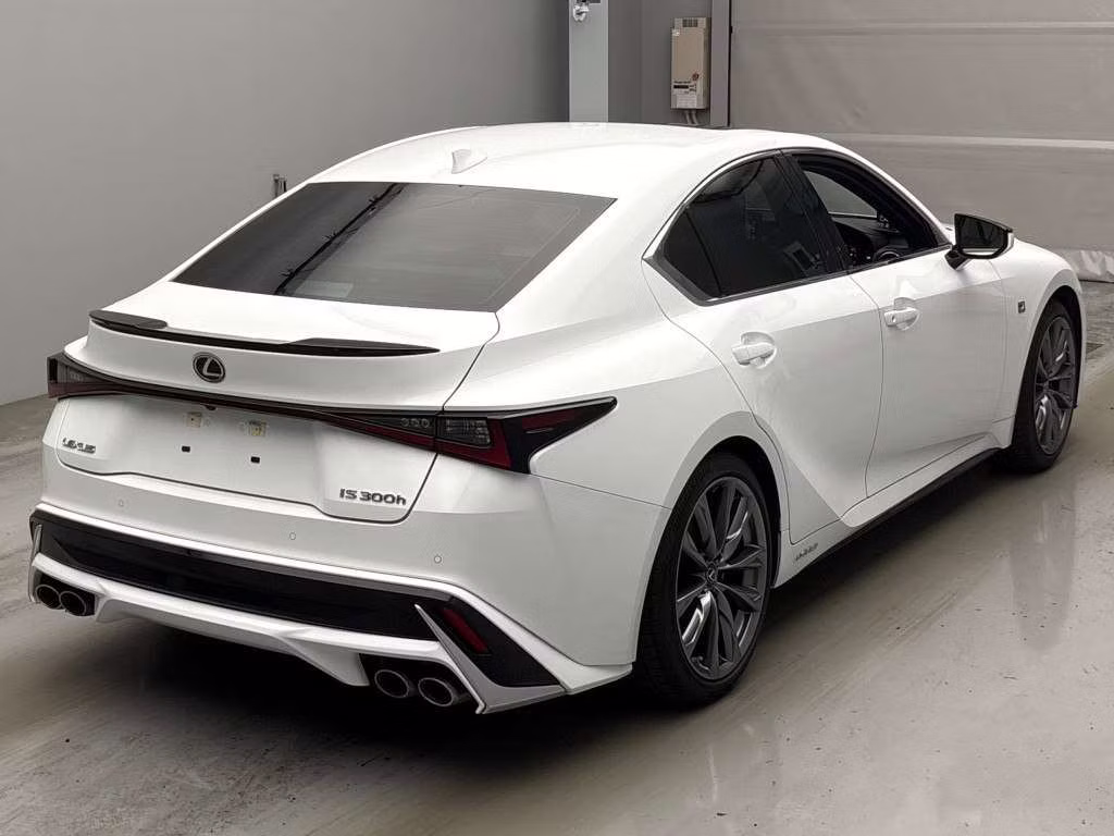 LEXUS IS300H