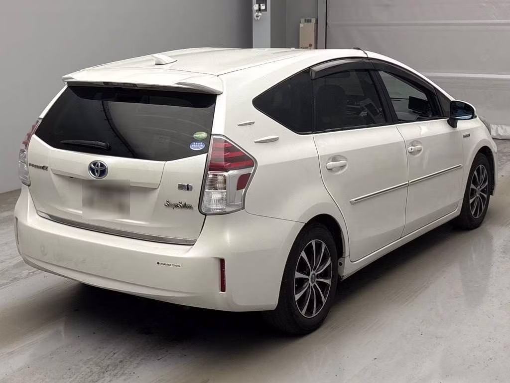 TOYOTA PRIUS ALPHA
