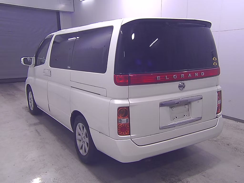 NISSAN ELGRAND
