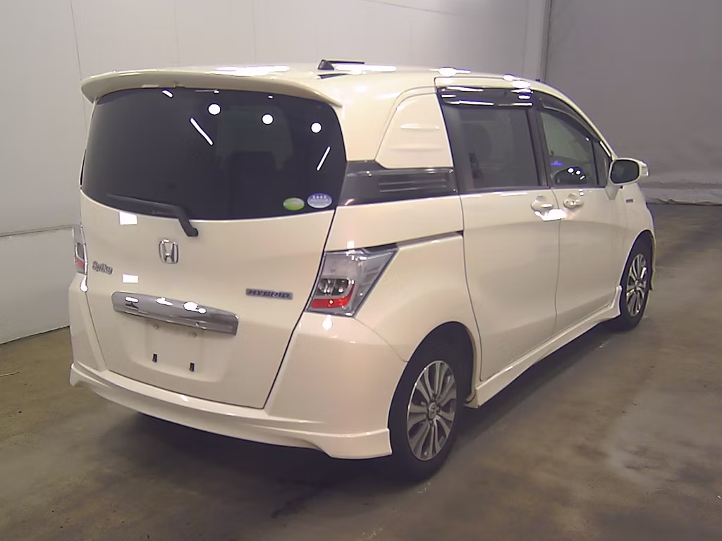 HONDA FREED SPIKE