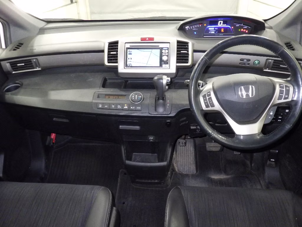 HONDA FREED SPIKE