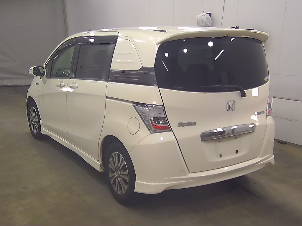 HONDA FREED SPIKE