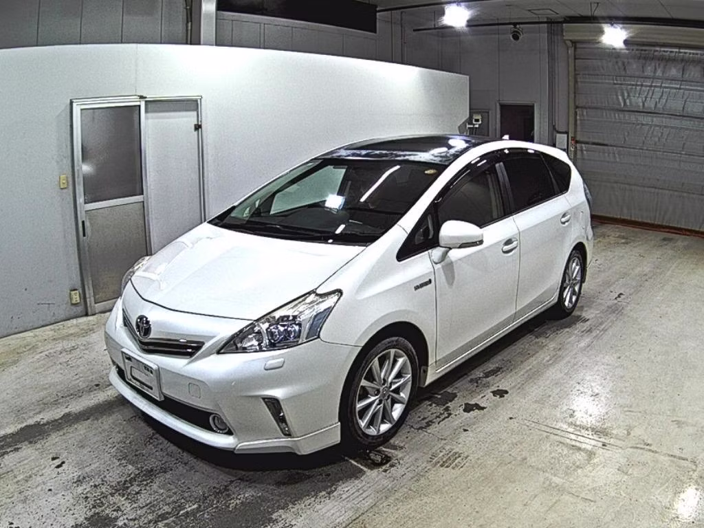 TOYOTA PRIUS ALPHA