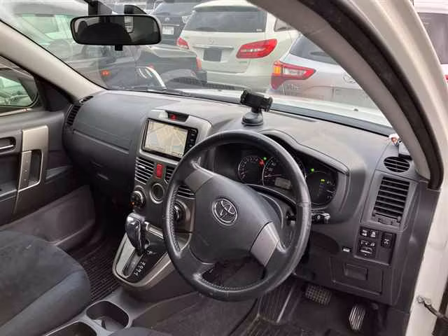 TOYOTA RUSH