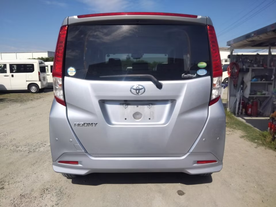 TOYOTA ROOMY