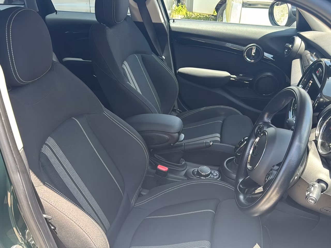 MINI HATCH
