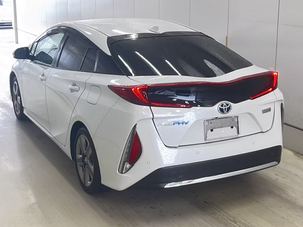 TOYOTA PRIUS PHV