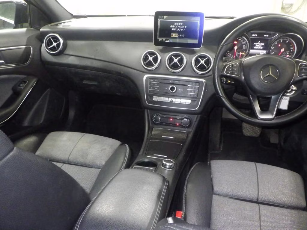 MERCEDES-BENZ GLA-CLASS