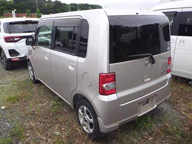 DAIHATSU MOVE CONTE