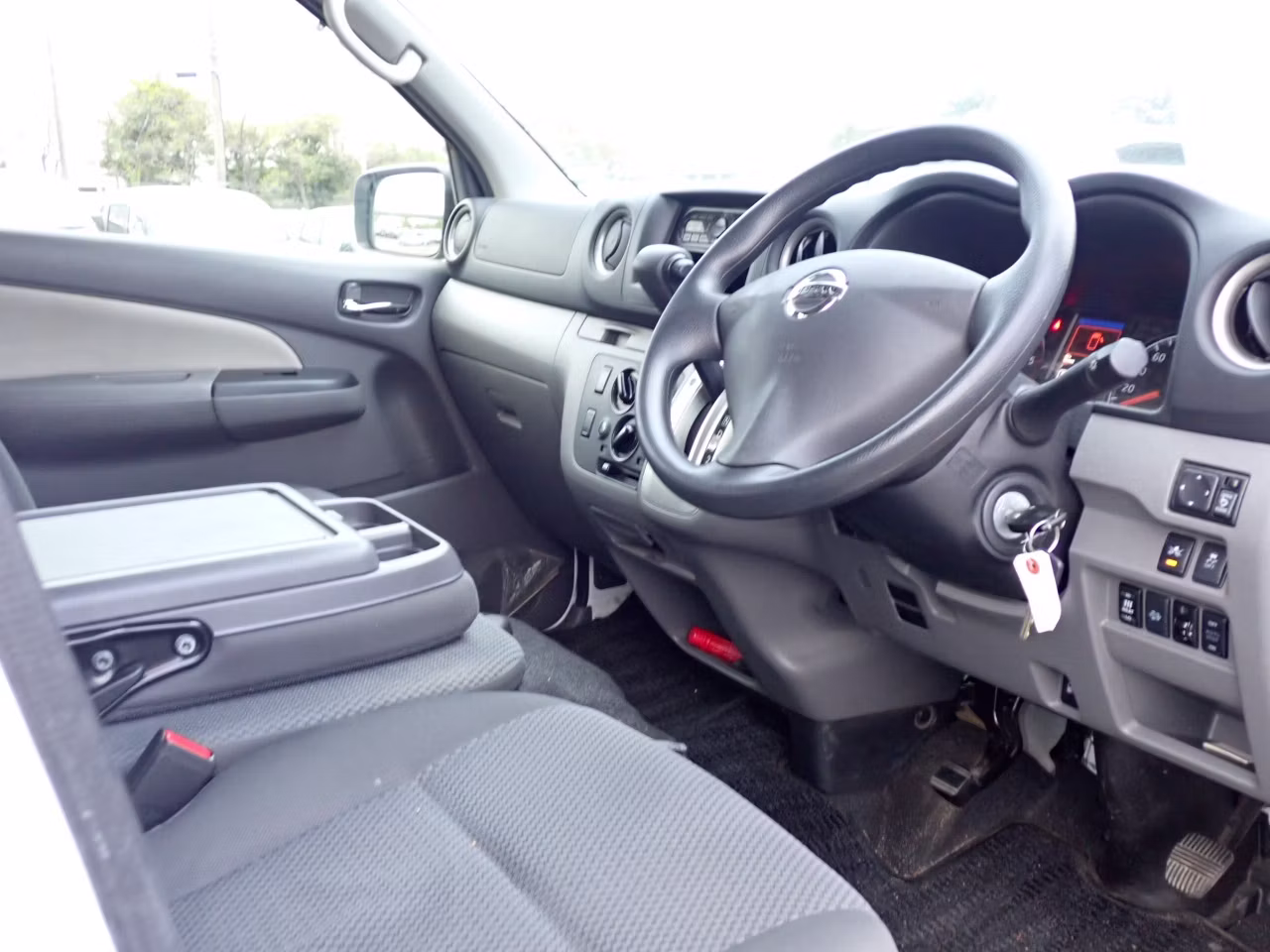NISSAN NV350 CARAVAN